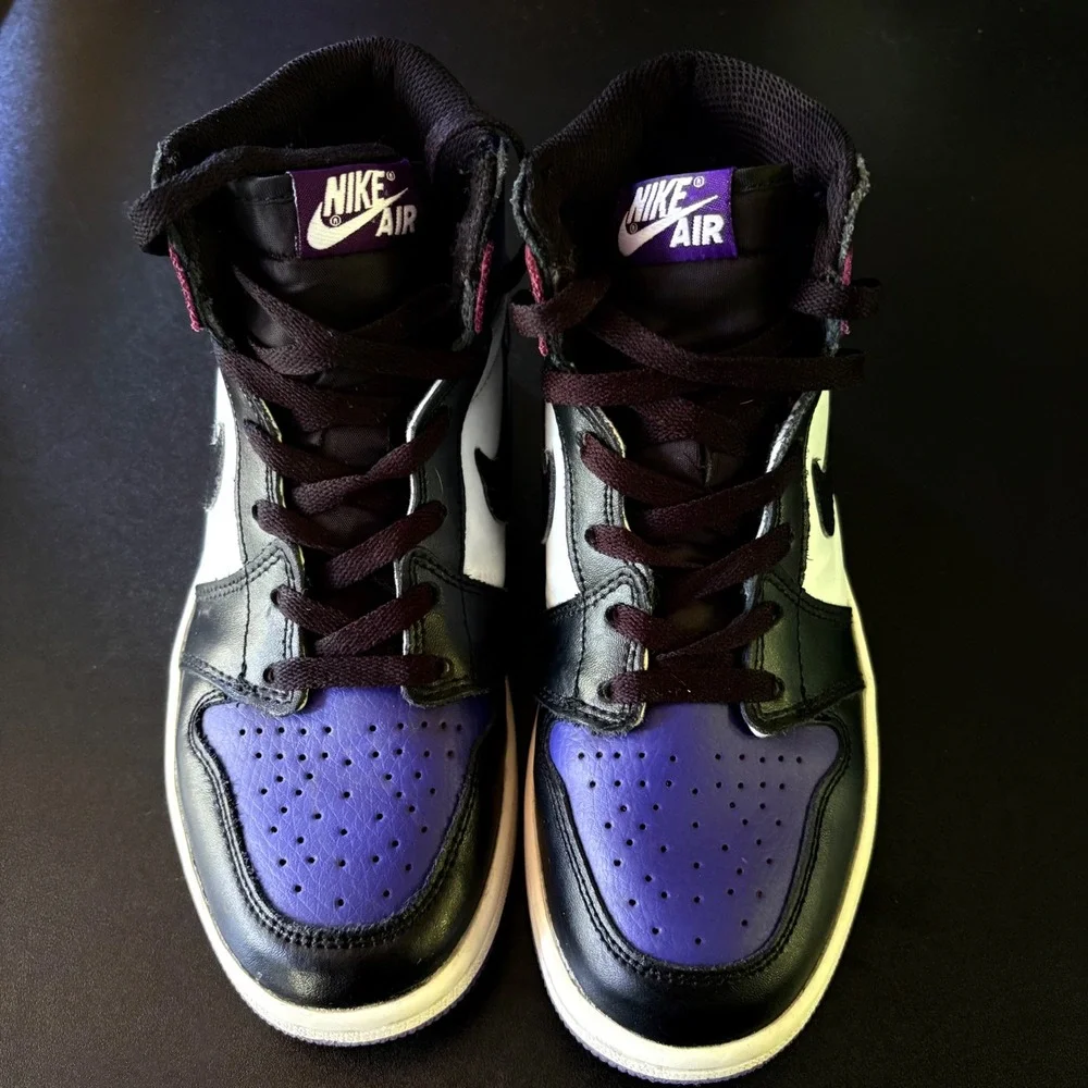 Nike Air Jordan 1 Retro High OG GS Court Purple Size 7 women rare black purple
